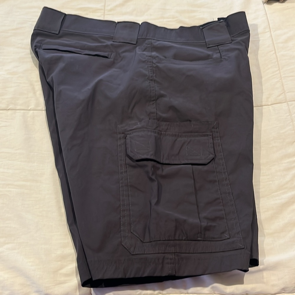 Eddie Bauer Cargo Shorts - Picture 4 of 7